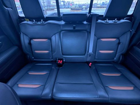 Used 2024 GMC Sierra 2500 AT4 w/ AT4 Premium Plus Package image 36