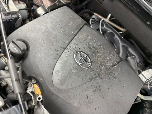 Used 2017 Toyota Highlander XLE image 33