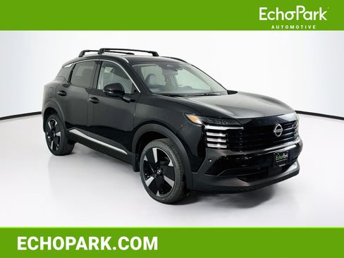 Used 2026 Nissan Kicks SR w/ Cold Weather Package FWD image 1