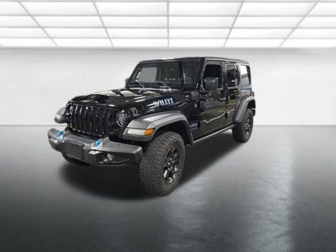 Used 2023 Jeep Wrangler Unlimited w/ Cold Weather Group AWD/4WD image 9