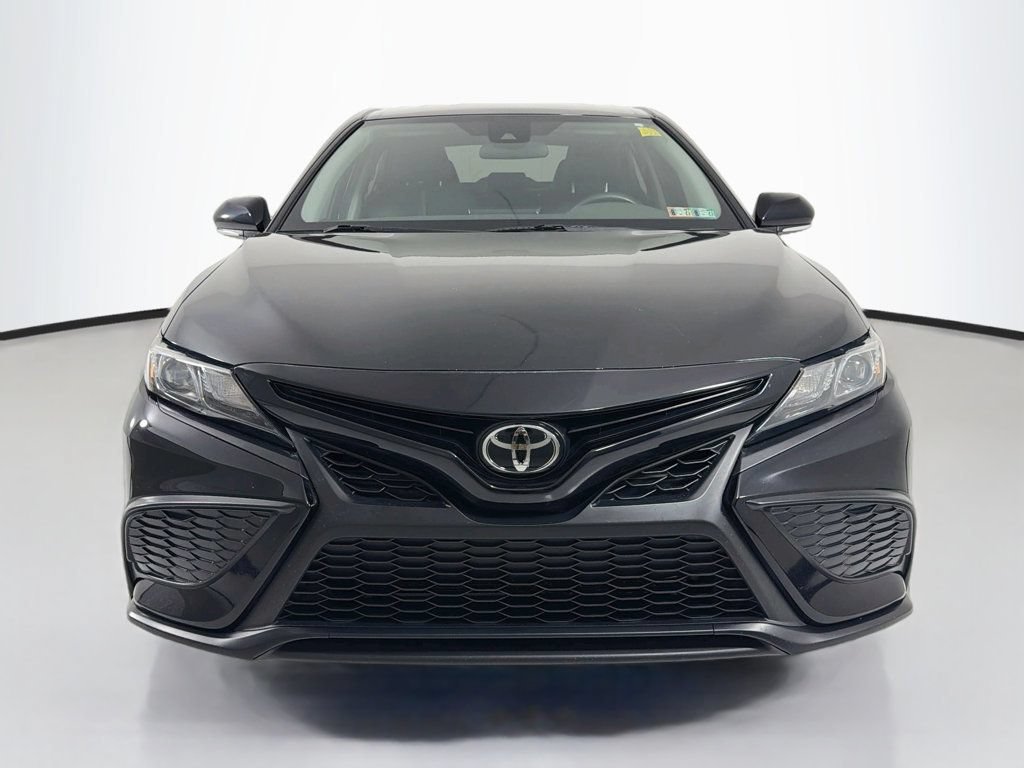 Used 2023 Toyota Camry SE FWD image 2