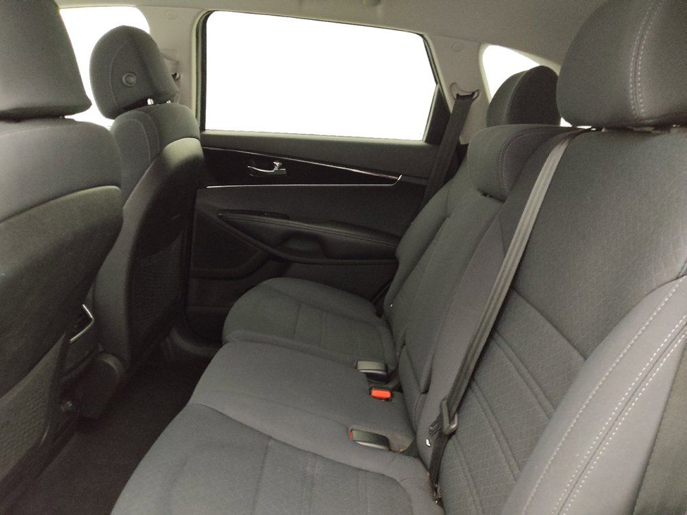 Used 2017 Kia Sorento FWD w/ LX Convenience Package image 18