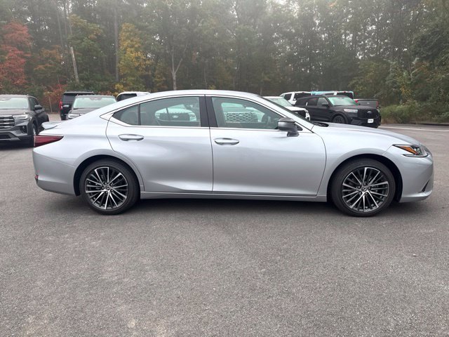 Used 2025 Lexus ES 300h w/ Premium Package FWD image 6