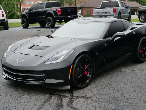 Used 2017 Chevrolet Corvette Stingray Coupe w/ 1LT RWD image 6