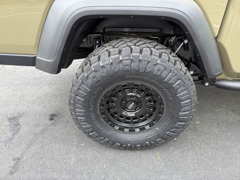 New 2026 Jeep Gladiator Sport AWD/4WD image 38