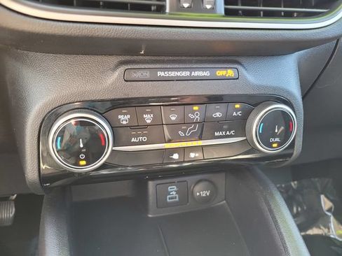 Used 2022 Ford Escape SE w/ Convenience Package FWD image 24