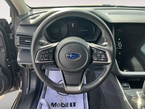 Used 2025 Subaru Outback Premium AWD/4WD image 9