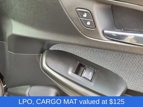 Used 2023 Chevrolet TrailBlazer LT w/ Convenience Package FWD image 9