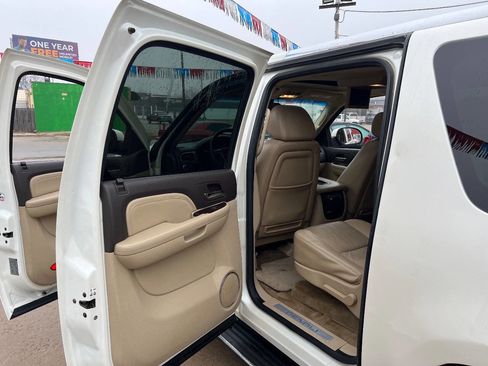Used 2009 GMC Yukon XL Denali image 13