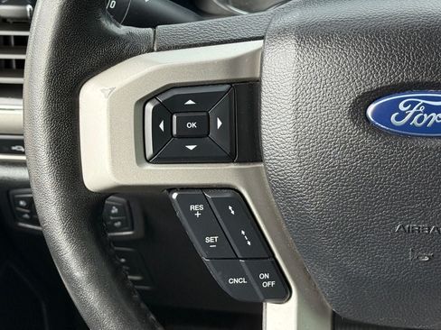 Used 2019 Ford F150 Lariat w/ Equipment Group 502A Luxury AWD/4WD image 20