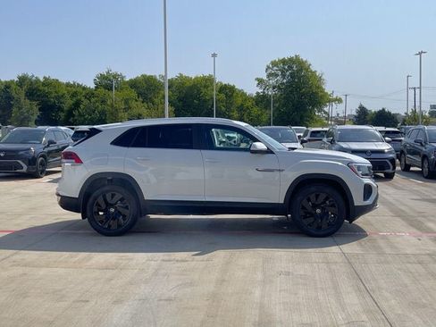 New 2026 Volkswagen Atlas Cross Sport SE FWD image 6