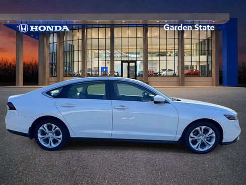 Certified 2023 Honda Accord LX image 5