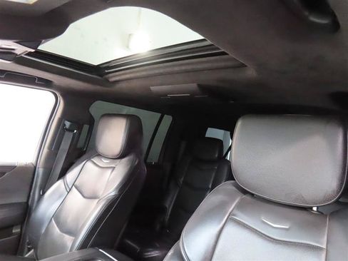 Used 2018 Cadillac Escalade ESV Platinum AWD/4WD image 20