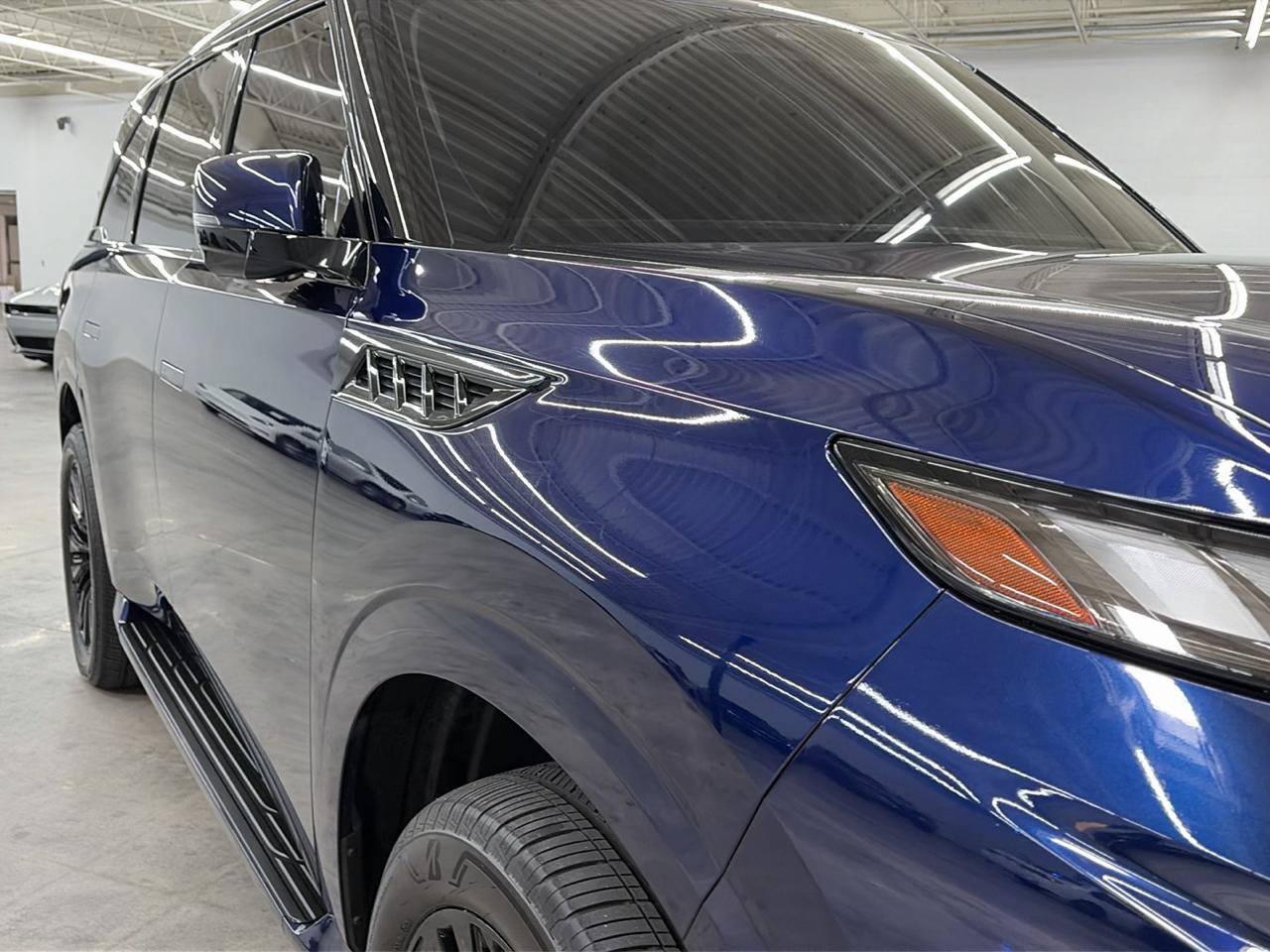Used 2025 INFINITI QX80 Luxe RWD image 5