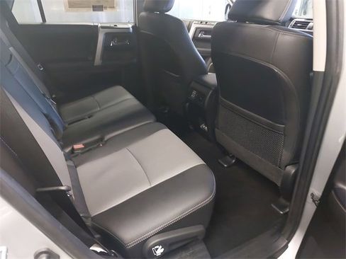 Used 2022 Toyota 4Runner SR5 Premium image 11