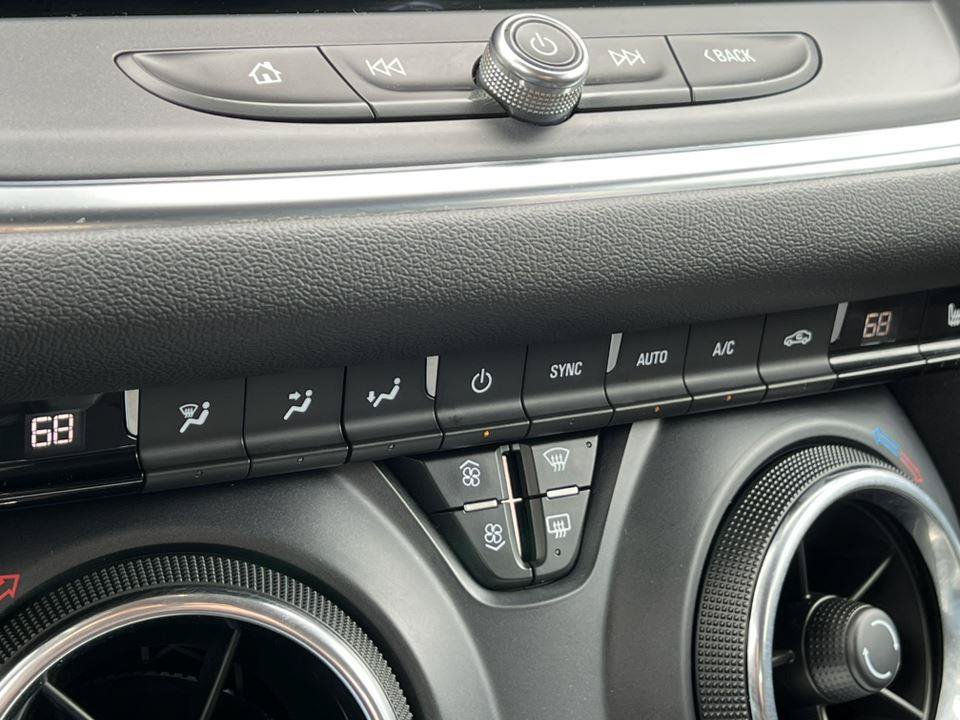 Used 2024 Chevrolet Blazer LT w/ Convenience Package FWD image 24