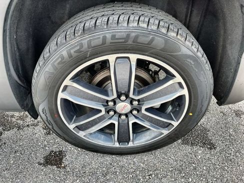 Used 2020 GMC Acadia SLT w/ Driver Alert Package II AWD/4WD image 19