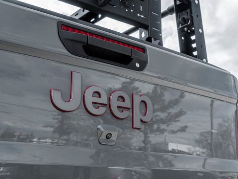 Used 2021 Jeep Gladiator Rubicon image 17