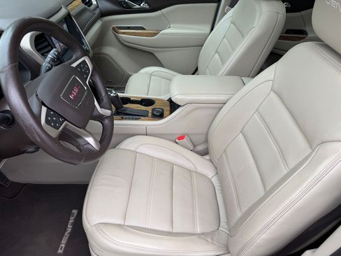 Used 2017 GMC Acadia Denali w/ Technology Package AWD/4WD image 23