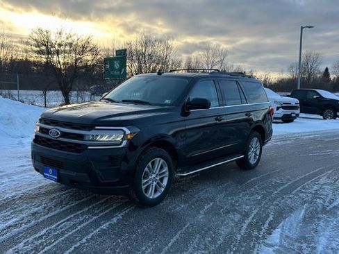 Used 2022 Ford Expedition XLT image 7