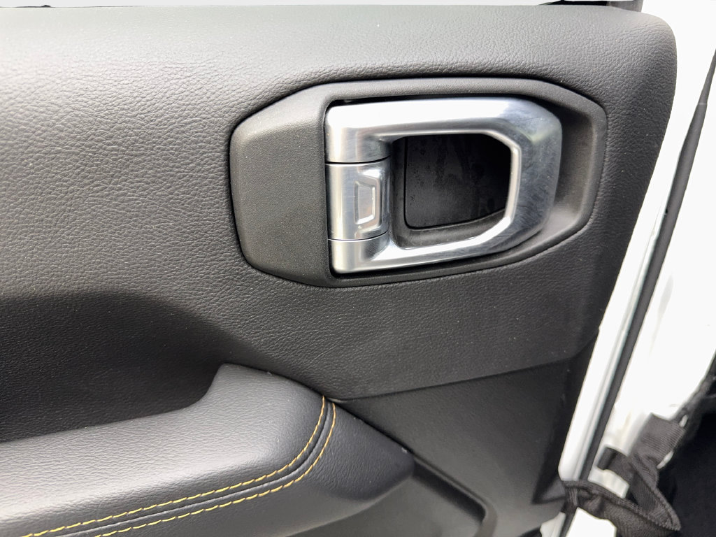 Used 2022 Jeep Wrangler Unlimited Sahara AWD/4WD image 39