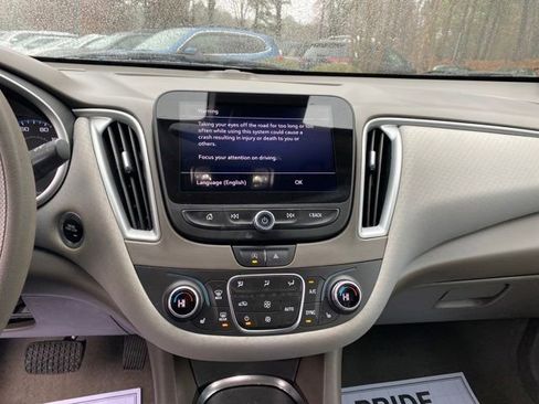 Used 2023 Chevrolet Malibu LT image 32