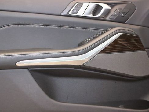 Used 2025 BMW X5 xDrive50e image 24