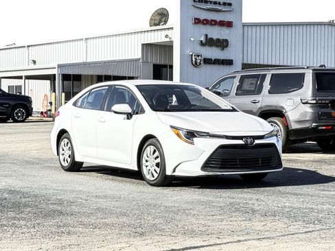 Used 2024 Toyota Corolla LE FWD image 6