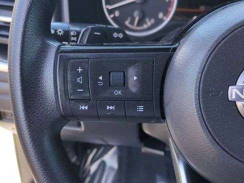 Used 2023 Nissan Rogue SV AWD/4WD image 12