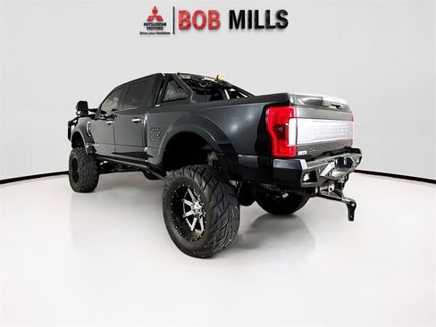 Used 2017 Ford F250 Platinum w/ Platinum Ultimate Package image 5