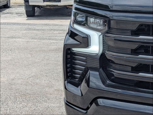 Used 2024 Chevrolet Silverado 1500 High Country w/ Midnight Edition AWD/4WD image 10
