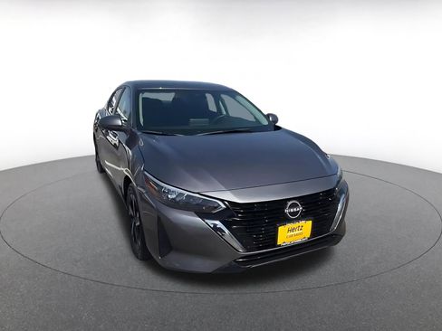 Used 2025 Nissan Sentra SV image 3