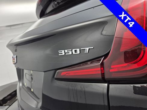 Used 2024 Cadillac XT4 Luxury w/ Cold Weather Package image 18