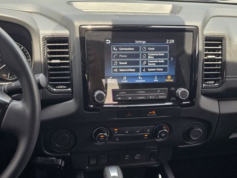 Used 2022 Nissan Frontier SV RWD image 18