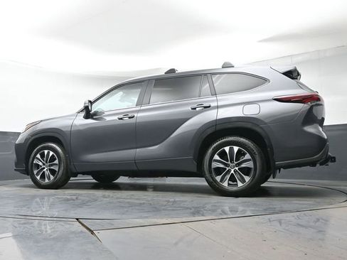 Certified 2024 Toyota Highlander XLE AWD/4WD image 34