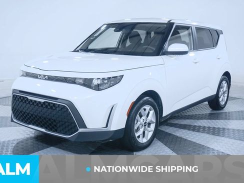 Used 2025 Kia Soul LX w/ LX Technology Package FWD image 2