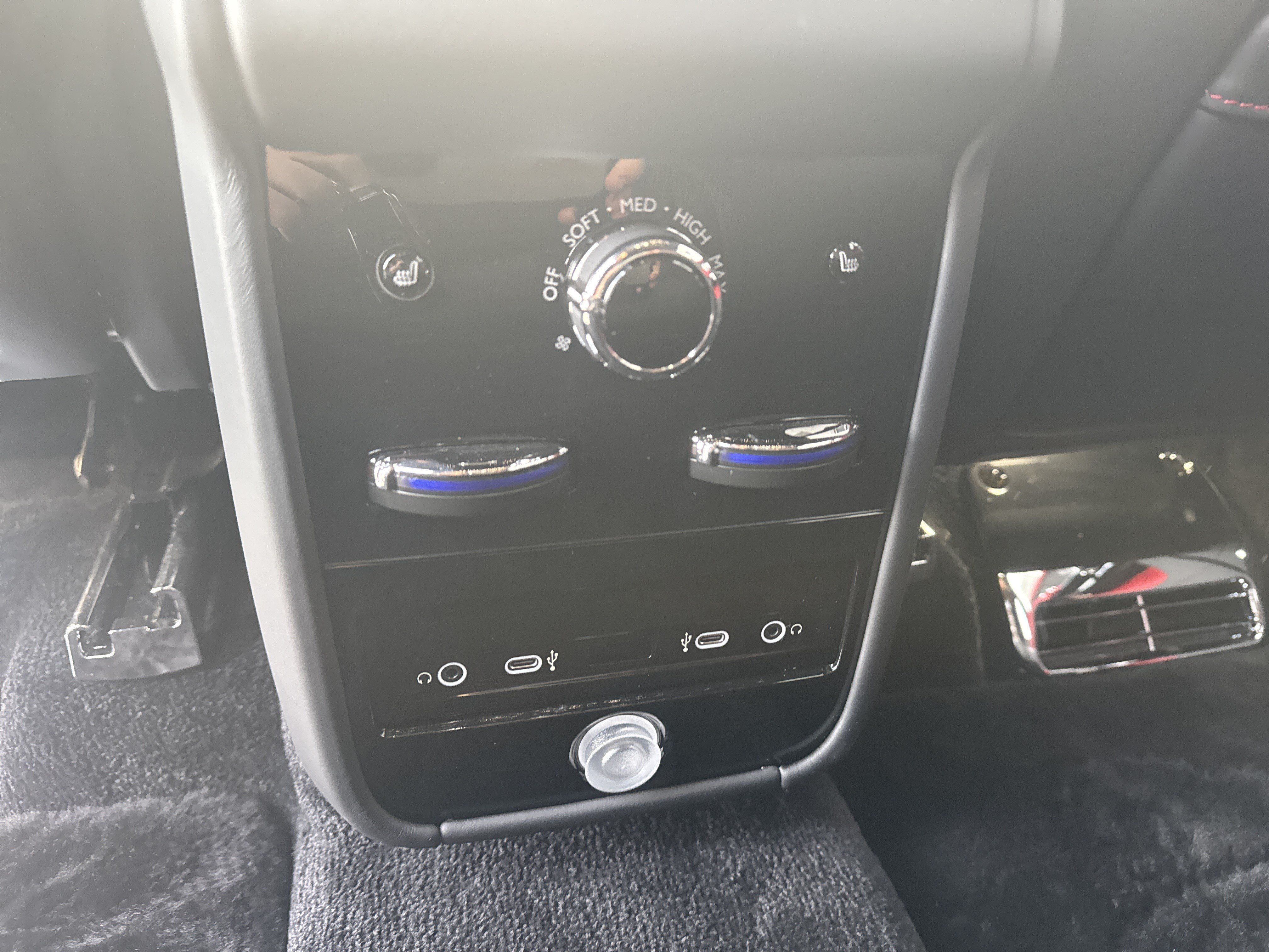 Certified 2025 Rolls-Royce Cullinan AWD/4WD image 48