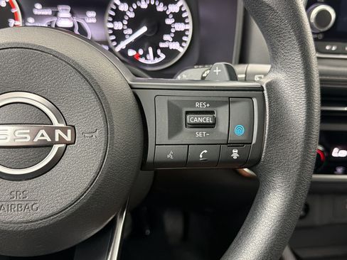 Used 2024 Nissan Rogue SV FWD image 16