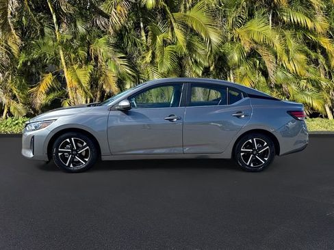 Used 2024 Nissan Sentra SV FWD image 8