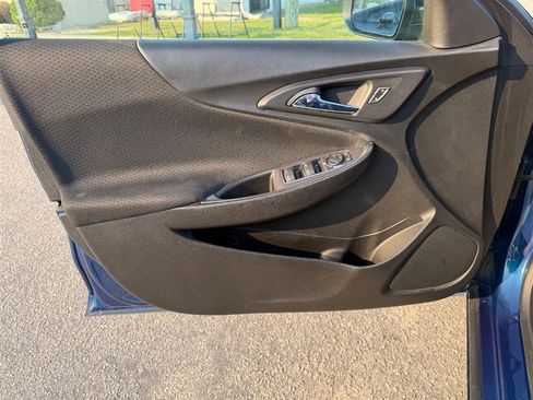 Used 2019 Chevrolet Malibu LT image 13