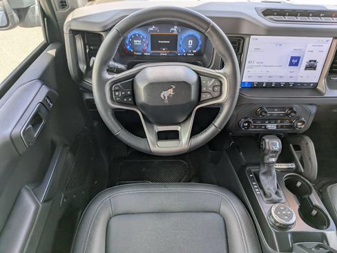 Used 2025 Ford Bronco Badlands AWD/4WD image 14