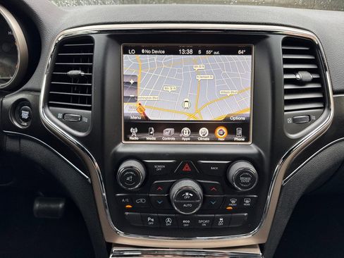 Used 2017 Jeep Grand Cherokee Limited w/ Luxury Group II AWD/4WD image 21