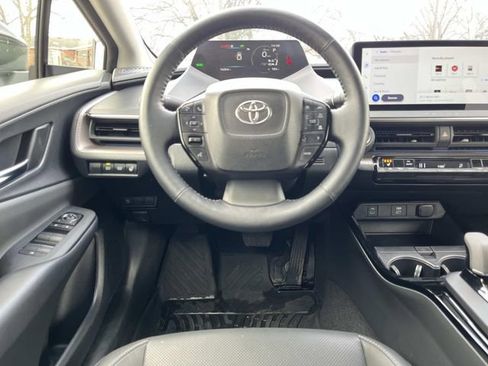 Used 2025 Toyota Prius XLE image 13