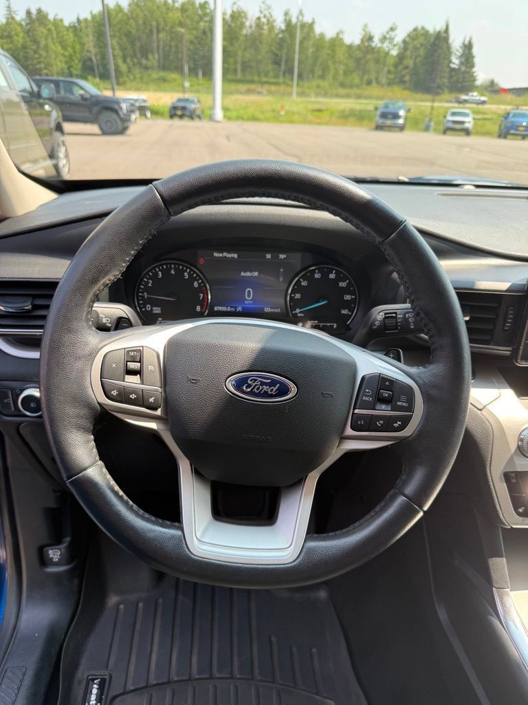 Used 2020 Ford Explorer XLT w/ Equipment Group 202A AWD/4WD image 24