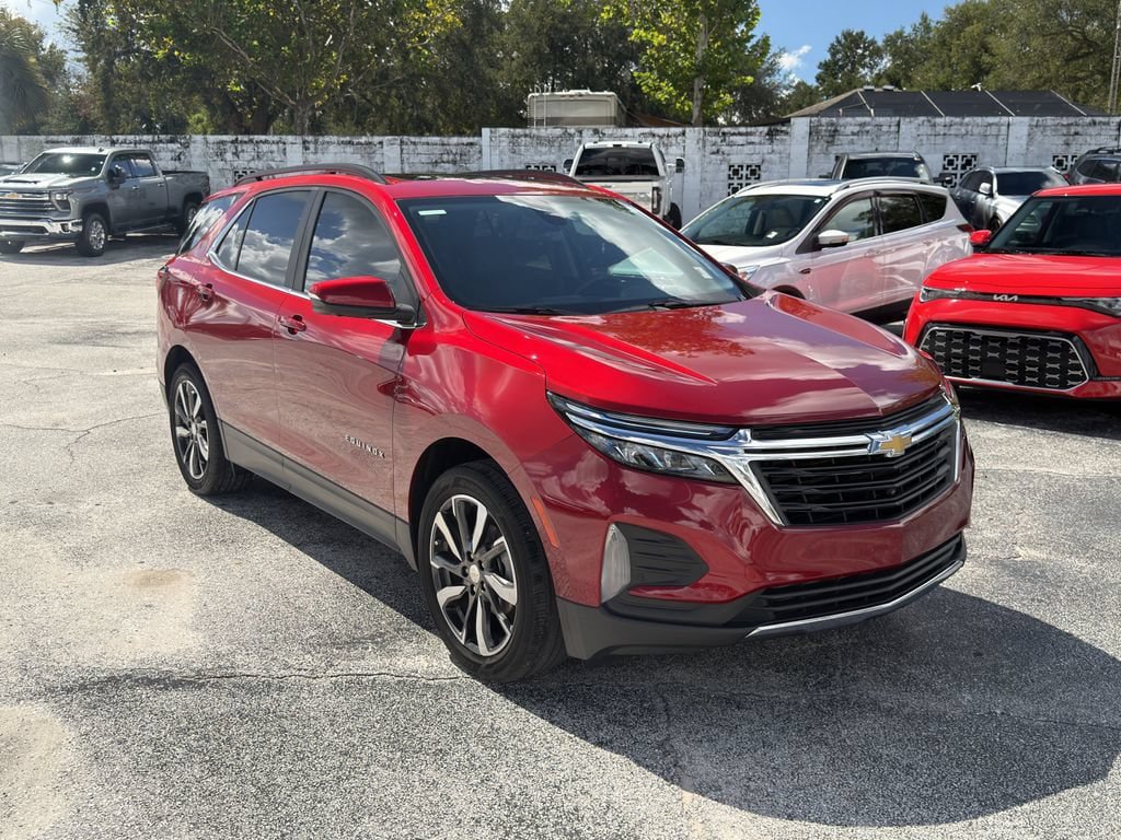 Used 2023 Chevrolet Equinox LT FWD image 2