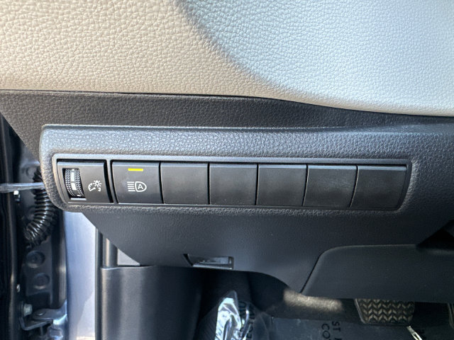 Certified 2025 Toyota Corolla LE FWD image 32