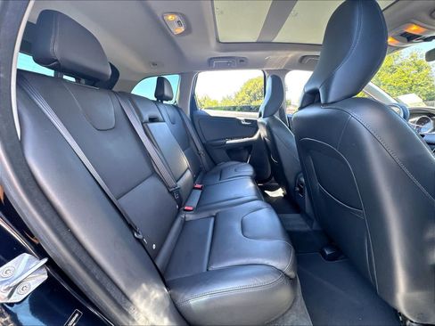 Used 2016 Volvo XC60 T5 Premier w/ Proximity Package FWD image 30