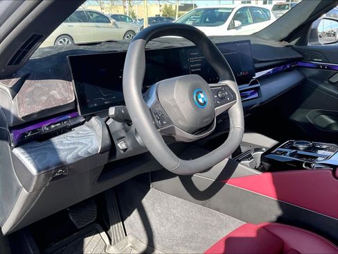 Used 2025 BMW i5 eDrive40 w/ Premium Package AWD/4WD image 16