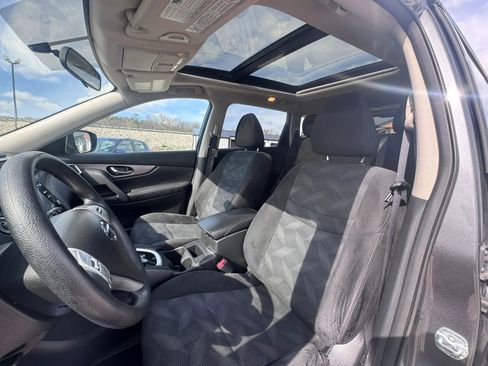 Used 2016 Nissan Rogue SV w/ SV Moonroof Package image 21