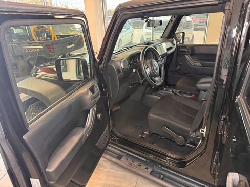 Used 2016 Jeep Wrangler Unlimited Sport w/ Connectivity Group AWD/4WD image 32